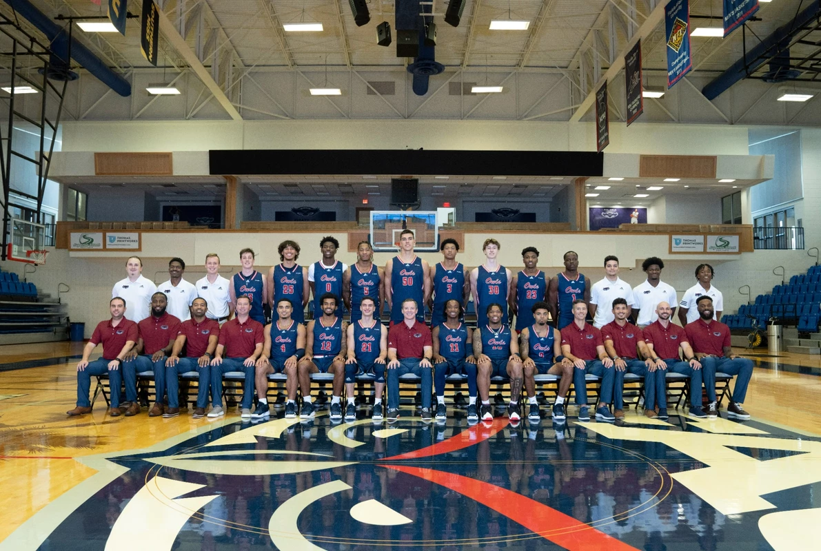 2022-23 FAU Men's Basketball Team Photo