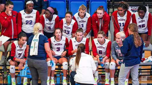 FAU VB team on bench vs. Lehigh