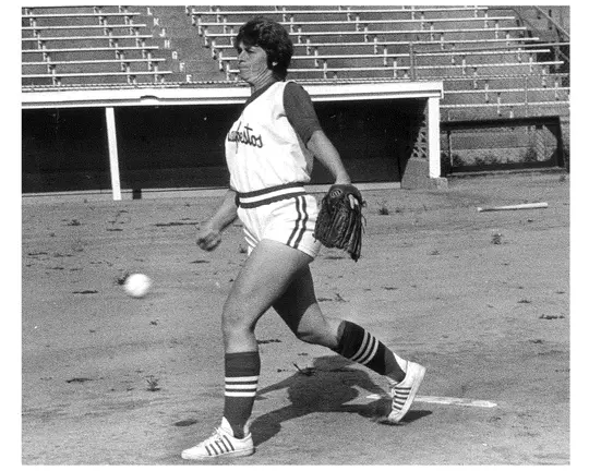Joan Joyce Pitching