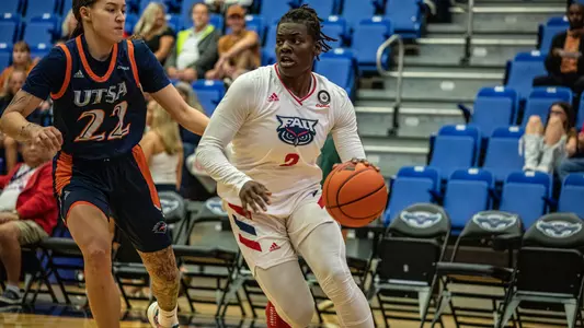 Aniya Hubbard vs. UTSA