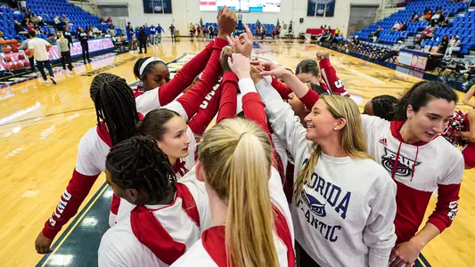 Team Huddle vs. UTEP