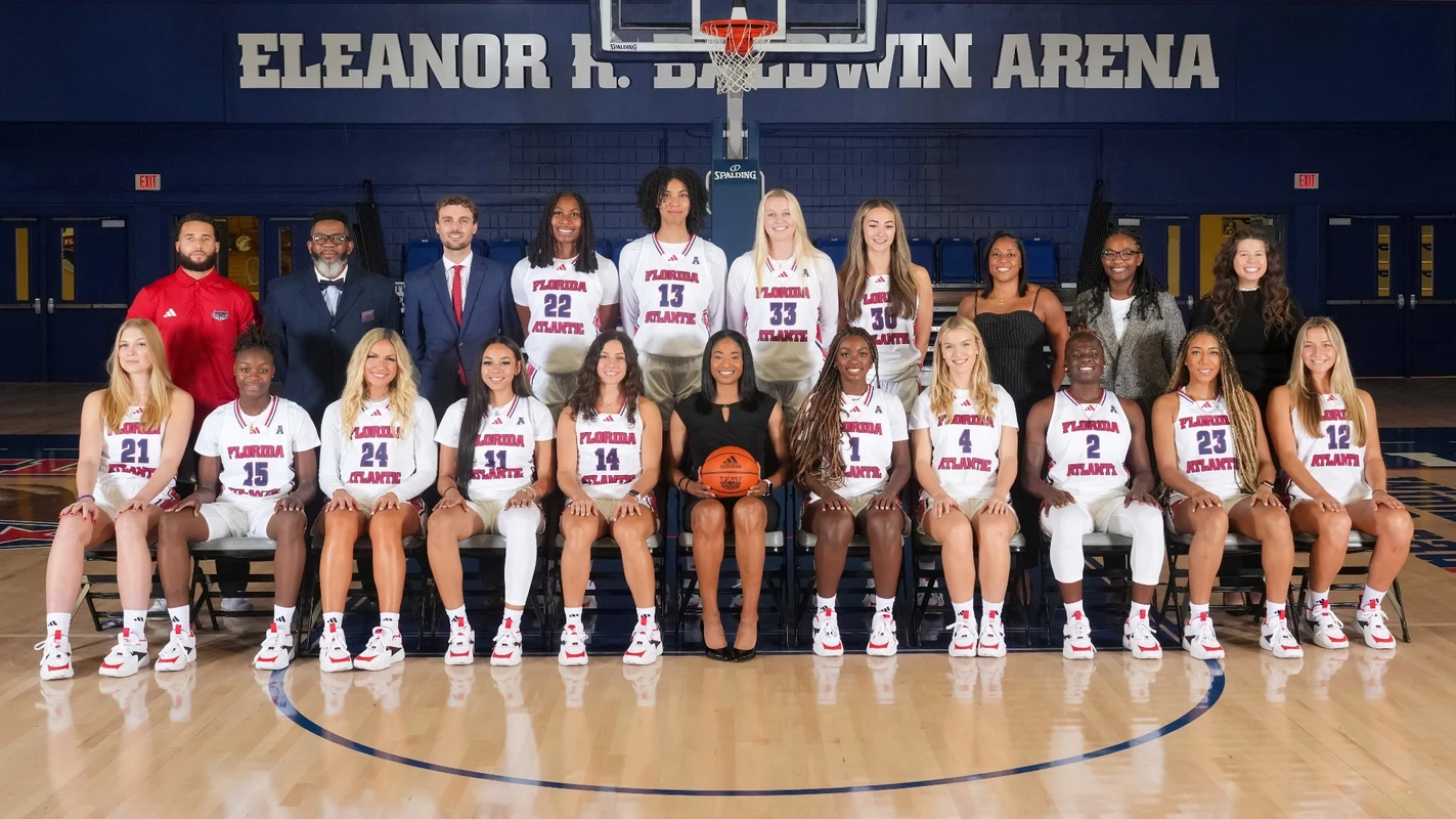 2023-24 Florida Atlantic WBB Team Photo