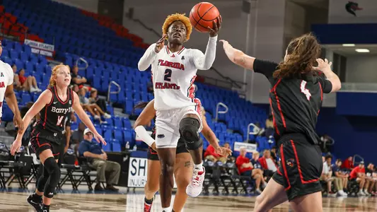 Aniya Hubbard vs. Barry