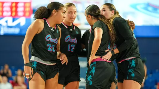 Team Huddle vs. FIU