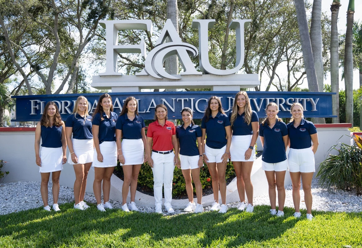 2023-24 Women's Golf Team Photo
