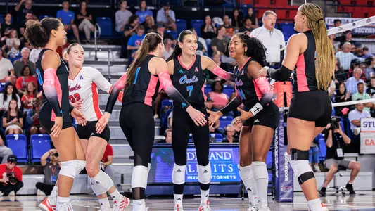 VB Huddle vs. Tulane