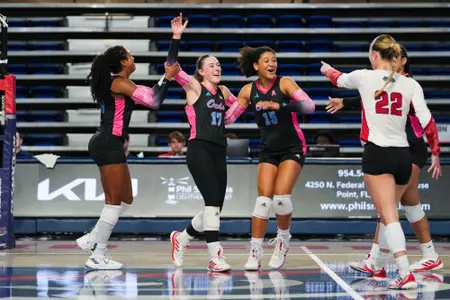 Florida Atlantic VB Celebration vs. Temple