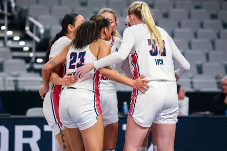 Team Huddle against Wichita State in AAC First Round