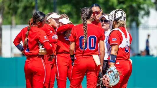 SB Team Huddle vs South Alabama