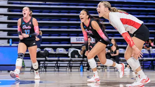 Florida Atlantic volleyball celebration vs. FIU