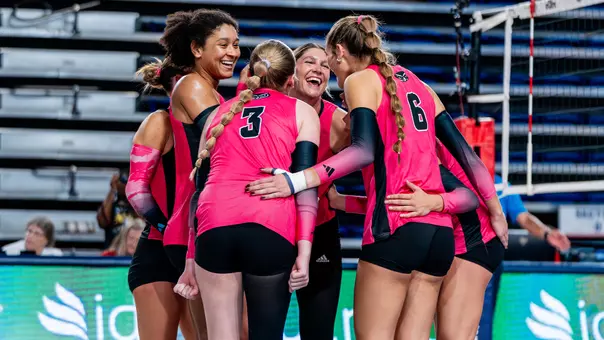 VB Team Huddle vs. North Texas