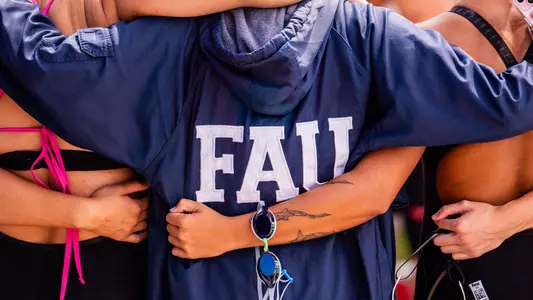 FAU Swim & Dive Huddle