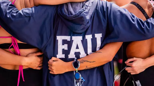 FAU Swim & Dive Huddle
