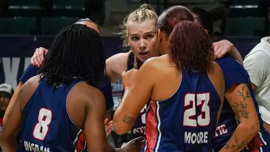 WBB Team Huddle at 2025 AAC Tournament