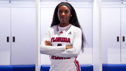 Destyne Jackson Signing Phoot