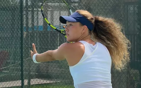 Lucia Cassidy on Signing