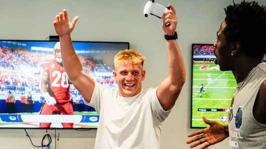 Easton Messer and Derrick Rogers playing College Football 27