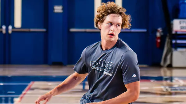 Lachlan Smith running during practice