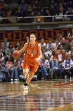 Anne O'Neil scored 19 points to pace Illinois in scoring