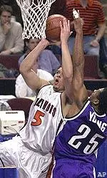 Sophomore Deron Williams led all-scorers with 25 points,