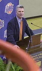 Illini men's basketball head coach Bruce Weber announced today the signing of Shaun Pruitt to a national letter of intent.