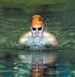 Dikmen met two "B" NCAA qualifying standards with her two victories in the 100 and 200 breast.