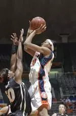 Angelina Williams paced the Illini with 19 points and 5 assists.