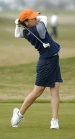 Renata Young (pictured above) and Stephanie Cheney tied for 19th to lead the Illini at the Central District Classic.