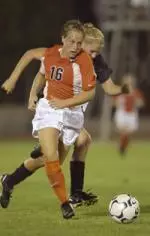 Senior Tara Hurless becomes Illinois' career game-winner goal leader with score against Kansas