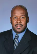 Illinois sways Mike Locksley away from Gator staff to serve as Illini offensive coordinator.
