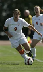 Jessica Bayne scored in the 67th minute of Illinois' 3-1 loss at No. 2 Penn State