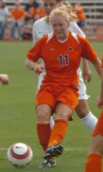 Freshman Courtney Bell had her first multiple-goal game as an Illini to lead No. 10 Illinois past Minnesota 3-0.