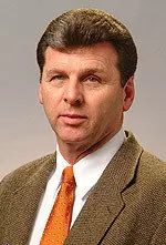 Jim Pry has been named offensive assistant and tight ends coach for the Illini.