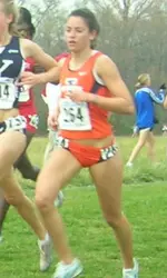 Sophomore Angela Bizzarri led the Illini with a 14th-place finish, garnering All-America honors for the second-straight year.