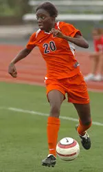 Sophomore Chichi Nweke scored the game's only goal on an assist from senior Ella Masar.