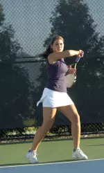 Freshman Leigh Finnegan and the Illini fall short against Washington, 4-3.
