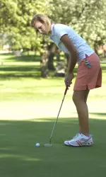 Freshman Raquel Hopton fired the eighth-lowest round (70) in school history at the Gainesville Shootout III.