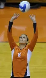 Hillary Haen repeatedly set up the balanced Illini attack and finished with 34 assists.