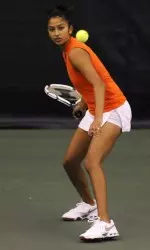 Senior Shivani Davé was a perfect 4-0 in doubles and singles this weekend.
