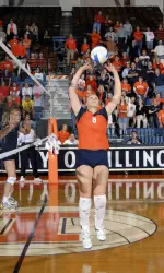 Junior setter Hillary Haen led the Illini to a sweep of the Aggies on Saturday.