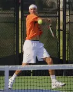 Junior Abe Souza won his ninth straight match in the 4-3 loss to Kentucky.