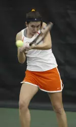 Leigh Finnegan clinched the win for the Illini with her fifth straight victory.