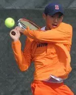 Freshman Stephen Hoh won his sixth straight match, defeating Richard Wire, 4-6, 7-5, 7-6 (3).