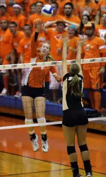 Senior Michelle Bartsch had her sixth 20-kill match of the season, but the Illini fell 3-1 against the Spartans.