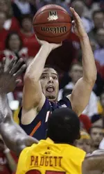 Sam Maniscalco had 24 points to lead Illinois to it's third-straight Big Ten/ACC Challenge win.