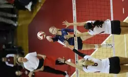 Colleen Ward had 15 kills in the Illini's win over Indiana.