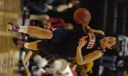 Amber Moore hit five three-pointers and led Illinois with 19 points in the semifinal loss to Penn State. (photo by Beth Unser)