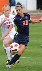 Sophomore Vanessa DiBernardo tallied the game-tying goal nine minutes after the Illini fell behind by one goal.