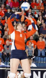 Annie Luhrsen helped Illinois hit .408 as a team Friday night.