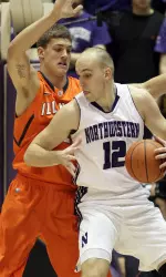 Meyes Leonard had 12 points, 8 rebounds and the game-saving block as time expired in Illinois' win at Northwestern.
